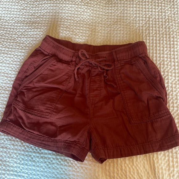 Old navy shorts - Picture 1 of 3